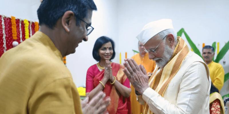 PM-CJI's Public Puja Sparks Concerns Over Propriety, Separation of Powers, Secularism and Political Symbolism