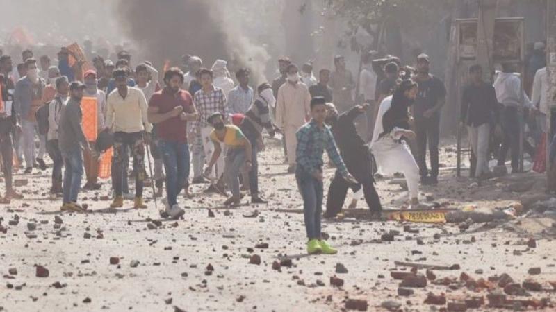 दिल्ली दंगा: पूर्व आईपीएस रिबेरो ने बीजेपी नेताओं को ‘लाइसेंस’ देने पर उठाए सवाल