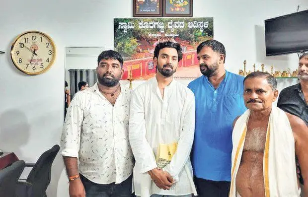 Ullal ಕುತ್ತಾರು ಕೊರಗಜ್ಜನ ಕೋಲದಲ್ಲಿ ಕತ್ರಿನಾ, ಕೆ.ಎಲ್. ರಾಹುಲ್ ಭಾಗಿ | udayavani